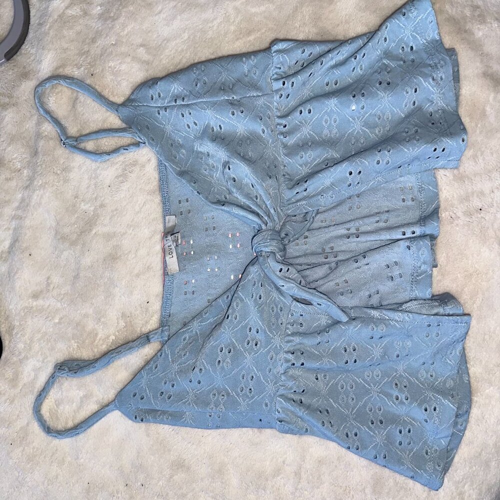 Love Tree powder blue eyelet front tie tanktop Size M - Picture 4 of 6
